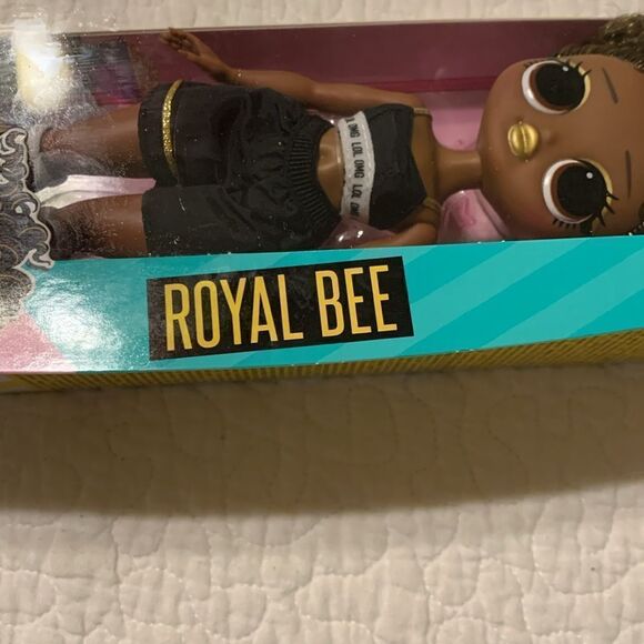 LOL Surprise OMG Rare Lounge Royal Bee doll.  NWT - Picture 2 of 6